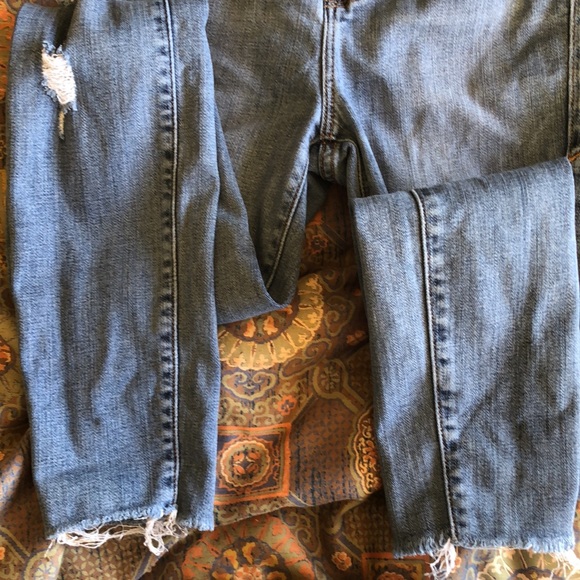 Good American Good Waist Raw Edge Skinny Jeans 2/26 - Picture 8 of 9